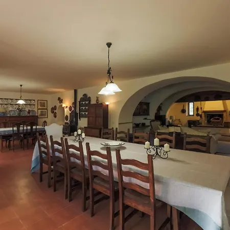 Degli Archi Willa *