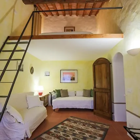 Degli Archi Willa *